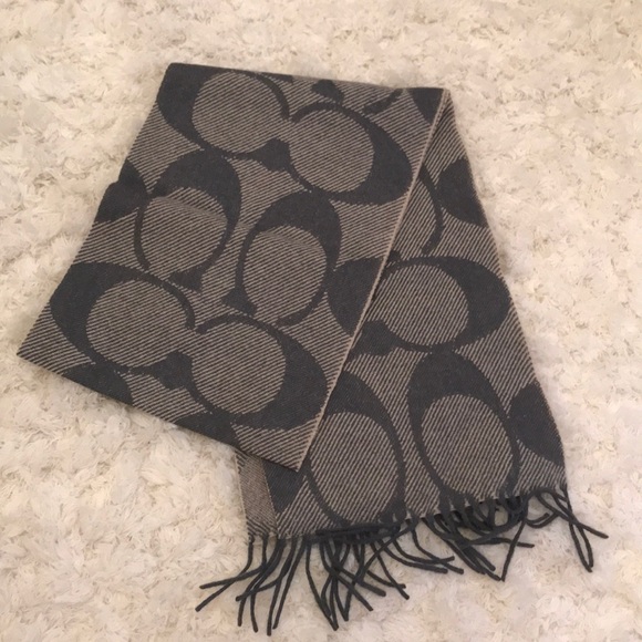 Coach Accessories - Wool & Cashmere Coach scarf with Coach logo Coach Accessories - Wool & Cashmere Coach scarf with Coach logo